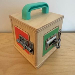 LOVEEVERY wooden lock puzzle box (the Realist play kit)